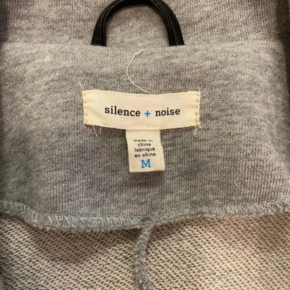 Urban Outfitters Sweatshirt Jacket - Picture 4 of 5